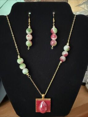 Handcrafted Green & Red Bead Necklace and Earring Set - Gold Tone